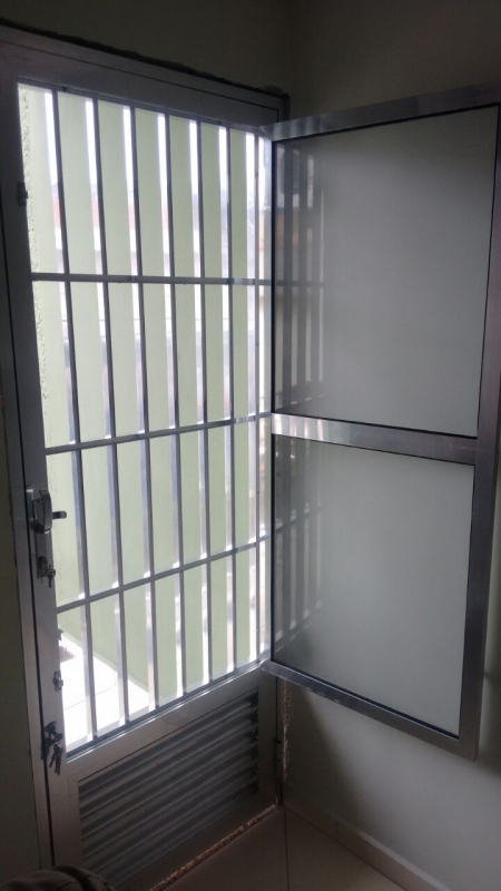 Orçamento de Porta de Alumínio com Vidro para Cozinha Sé - Porta de Vidro com Esquadria de Alumínio