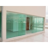 instalação de cortina de vidro verde Carandiru