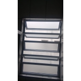 instalação para janela basculante alumínio 50x50 Zona Leste