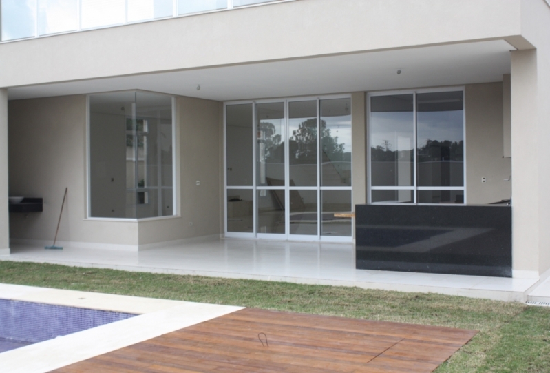 Porta de Vidro com Esquadria de Alumínio Pacaembu - Porta de Alumínio Branco Vidro Verde