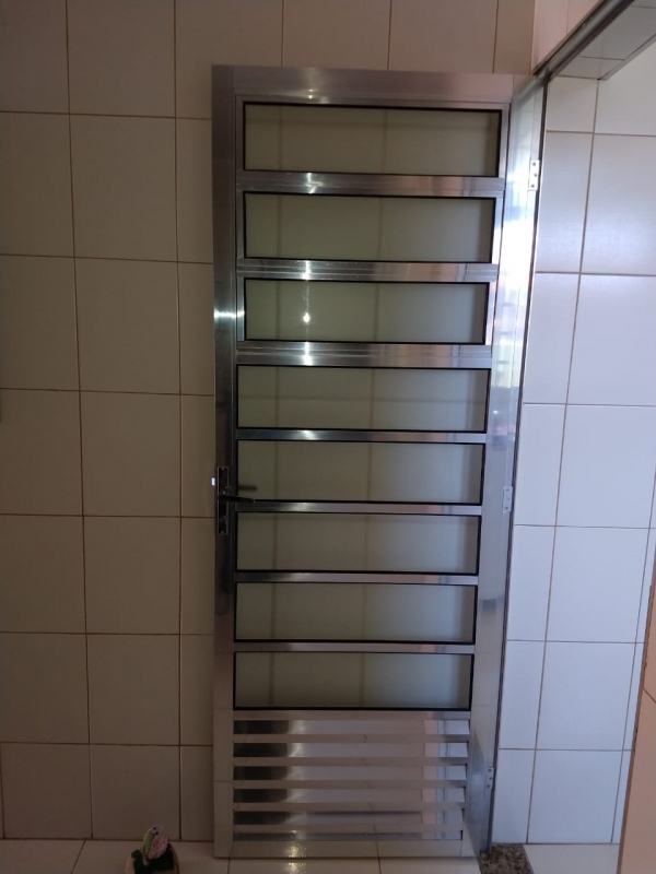Portas de Alumínio para Cozinha Caieiras - Porta de Alumínio com Grade
